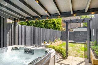 Wash House Cottage - 0