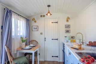 Plas Uchaf Farm Retreat - 6