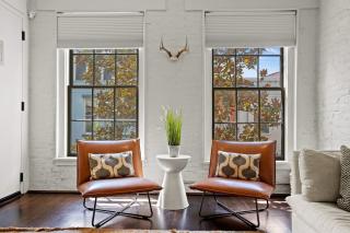 Group-friendly Suite Near Bourbon Street - 9