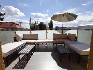 Apartment Poprad - Tatra Elegant, Near High Tatras, Free Parking, Modern Stay - 3