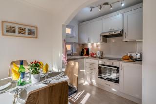 Fairhaven Apartment - Newton - 5