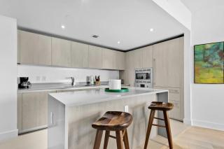 Ocean view 1 bed- Steps from the beach! - 6