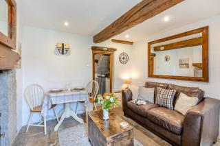 Gem Cottage - 2