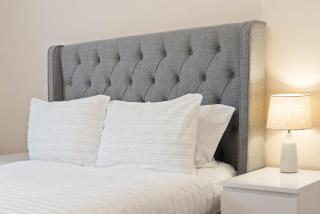 Upscale Comfort 3 Beds over Harrods Residence - 4