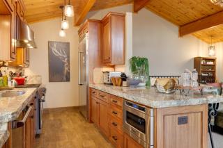 Hot Tub and Scenic Views Luxury Twain Harte Cabin! - 3