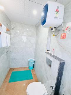 Modern Retreat with Stunning City View - 8