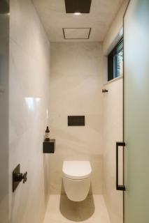 Aux Box Muskoka Modern Muskoka Bunkie - 5