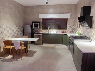 توينز فيلا tv - Amman - 8