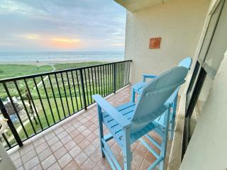 On the beach - Modern Luxury condo - Ocean and Pool Views - 8
