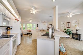 3 Mi to Sun Splash Waterpark Canal-View Oasis! - 2