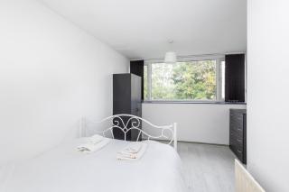 Spacious Apartment- First Direct Arena - 2