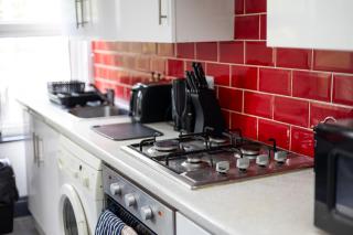 Ideal & Bright Apartment Near First Direct Arena - 8
