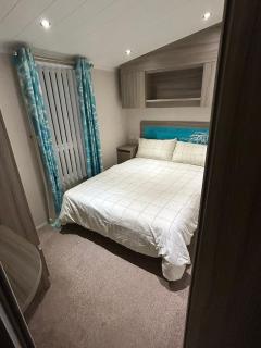 Lyons Robin Hood - 3 Bedroom Static Caravan - 4