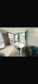 Lyons Robin Hood - 3 Bedroom Static Caravan - 5