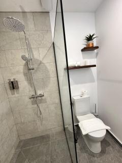 Ononui Lodge Airport, Ocean-View, Private Bathroom and Balcony, Free WiFi and Parking, On-Site Car Rental - 5