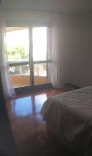 Aconchegante, amplo e central - 4