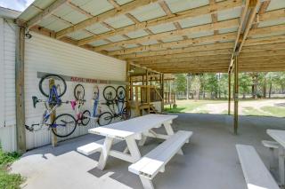 Play Games, Bike and Unwind Cleveland Family Home! - Cleveland - 8