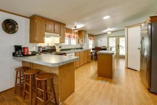 Play Games, Bike and Unwind Cleveland Family Home! - 2