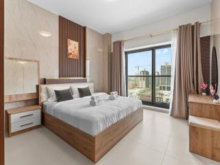 BLVD - Scenic View Stay with Pool and Gym Access - 9