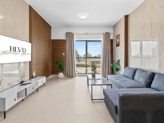 BLVD - Scenic View Stay with Pool and Gym Access - 0