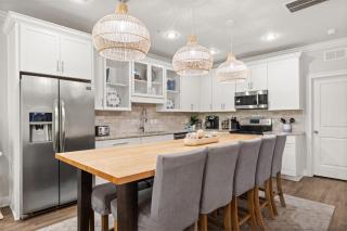 Lux Beatles themed beach home, 5 min WALK to Beach + Golf Cart, Dog Friendly! - 3