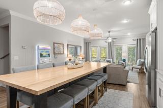 Lux Beatles themed beach home, 5 min WALK to Beach + Golf Cart, Dog Friendly! - 1