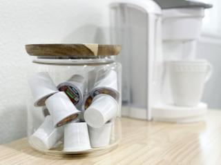 Country Living 3BR with fenced yard on Mooney - Visalia - 1