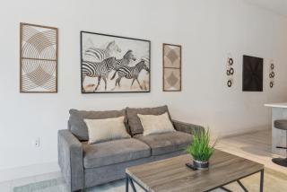 Chic Modern Loft Prime Location No 302 - 1