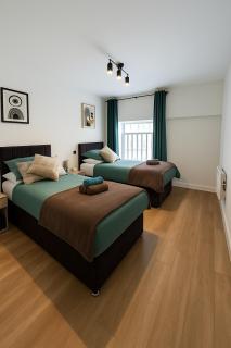 Luxury 2 Bedroom Apartment in Old Town Swindon - 9