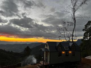 Chalé europeu com vista infinita e cinema em C. do Jordão - 1