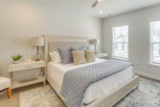Pool and Shuttle to Ocean! North Myrtle Beach Escape - 1