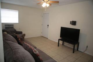 Cozy Apartment Near Fort Sill Perfect for Military Families & Visitors - Lawton - 0