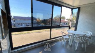 Apto em Torres-RS - 170mts da praia - Ao lado das Quatro Praças - Ar condicionado na sala e quartos - Smart Tv - Wifi - Varanda com churrasqueira - Garagem para 02 carros - Aceita Pet - 4