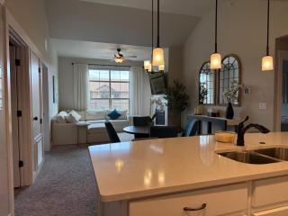 Centerra Retreat Condo Perfect Location - 7
