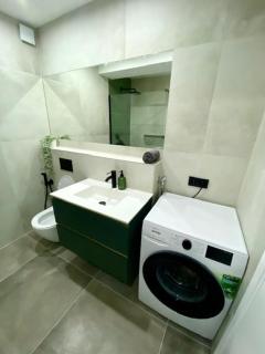 Spacious, Newly Renovated, Marina Views Apartment Pula - 1