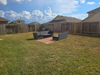 Katy's five bedrooms home away from home! - 7