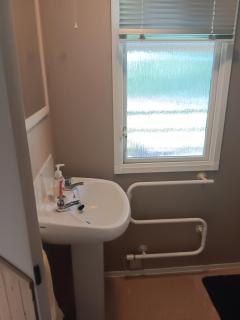 Hendre Glamping- Caravan Bryngwyn - 4