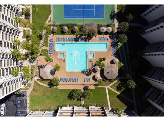 On the beach - Modern Luxury condo - Ocean and Pool Views - 4