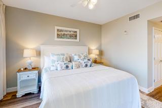 Waters Edge 402 - 1