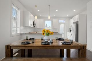 Charming 3 Bedrooms Home with BBQ- Deck- Fenced yard-Near WEM & River Valley - Edmonton - 7