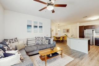 Bowen Village 2107 - 0