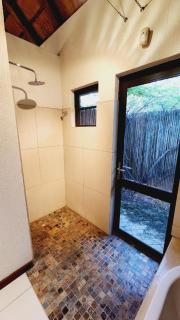 Mjejane kruger 10 sleeper pvt pool & jacuzzi - 0