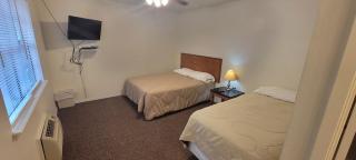 Anchor Inn Marina and Resort - 6