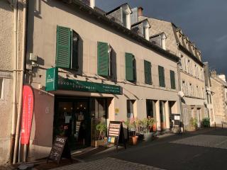 Chez Burons&Bouchons, Le Refuge Gourmand et Authentique - 1