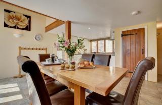 Threshing Barn - 5