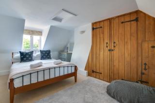 Pebble Beach Cottage - 5