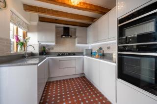 Wall Cottage Group - 9