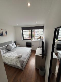 Carlton Square Luxury Apartments - 6