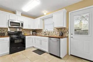 4BR EscapeGames Near Tesla, F1,Trails & Top Eats - 5