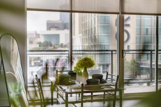 City View 1BR I Gym I Free Parking I Workspace - 1